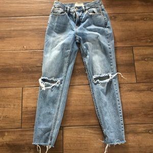 Distressed mom jean